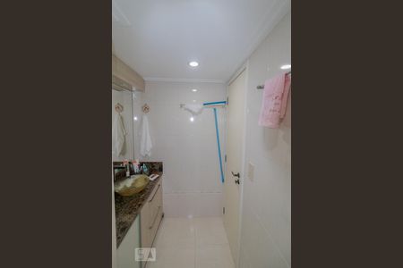 Banheiro de apartamento à venda com 2 quartos, 74m² em Santa Teresinha, São Paulo