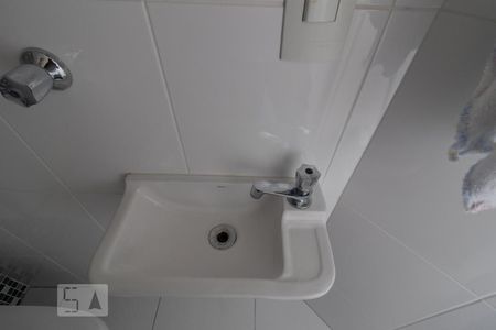 Apartamento à venda com 74m², 2 quartos e 2 vagasBanheiro de Serviço