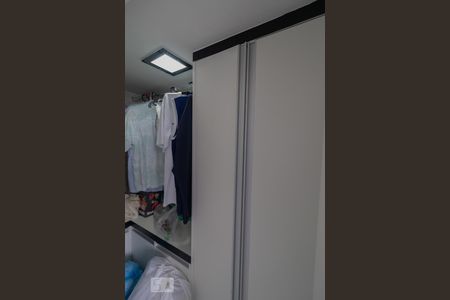 Apartamento à venda com 74m², 2 quartos e 2 vagasÁrea de Serviço - guarda roupas