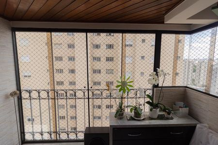 Sacada de apartamento à venda com 2 quartos, 74m² em Santa Teresinha, São Paulo