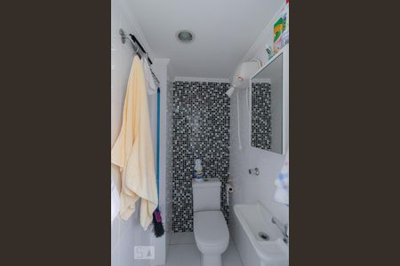 Apartamento à venda com 74m², 2 quartos e 2 vagasBanheiro de Serviço