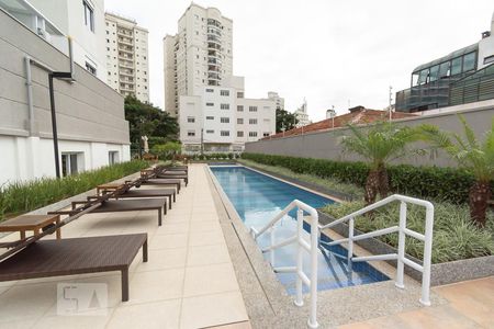 Studio à venda com 37m², 1 quarto e sem vaga Studio à venda com 37m², 1 quarto e sem vagaPiscina