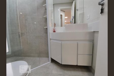 Banheiro de apartamento à venda com 1 quarto, 42m² em Paraíso do Morumbi, São Paulo