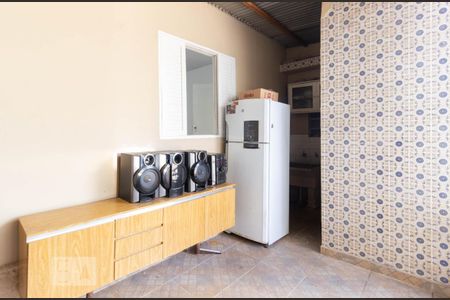 Casa à venda com 90m², 2 quartos e 1 vagaÁrea de Serviço