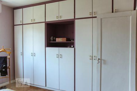 Apartamento à venda com 157m², 4 quartos e sem vagaQuarto 3 - Armários