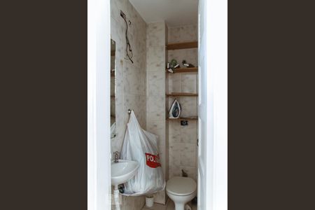 Apartamento à venda com 157m², 4 quartos e sem vagaBanheiro de Serviço