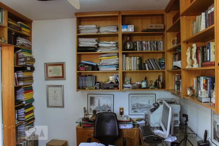 Apartamento à venda com 157m², 4 quartos e sem vagaQuarto 1