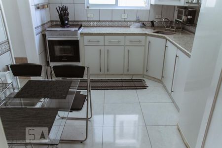 Apartamento à venda com 157m², 4 quartos e sem vagaCozinha - Armários