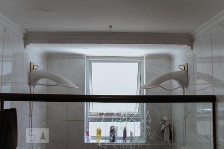 Apartamento à venda com 157m², 4 quartos e sem vagaChuveiro