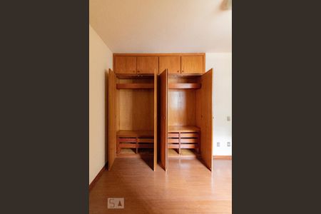 Suíte de apartamento para alugar com 3 quartos, 118m² em Savassi, Belo Horizonte