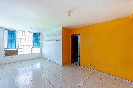 Sala de Apartamento com 2 quartos, 85m² Fonseca