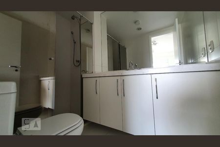 Apartamento para alugar com 80m², 2 quartos e sem vaga Apartamento para alugar com 80m², 2 quartos e sem vagaBanheiro da Suíte
