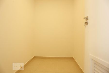 Apartamento para alugar com 74m², 3 quartos e sem vagaQuarto de Serviços