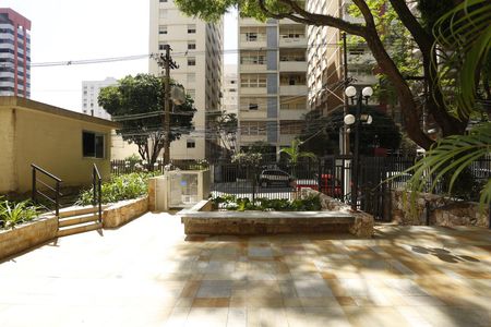 Apartamento para alugar com 74m², 3 quartos e sem vagaEntrada
