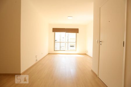 Apartamento para alugar com 74m², 3 quartos e sem vagaSala