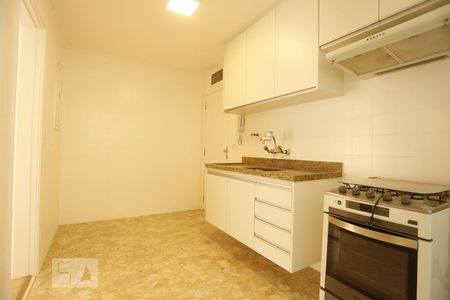 Apartamento para alugar com 74m², 3 quartos e sem vagaCozinha
