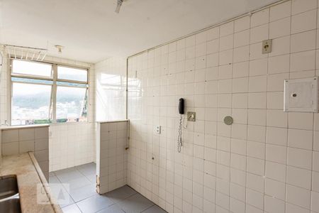 Cozinha de apartamento para alugar com 1 quarto, 50m² em Santa Rosa, Niterói