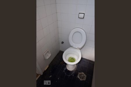 Banheiro de Serviço de apartamento à venda com 3 quartos, 150m² em Tijuca, Rio de Janeiro