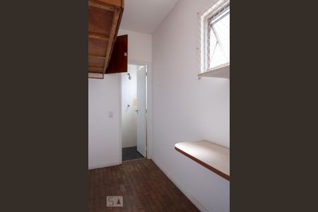 Apartamento à venda com 150m², 3 quartos e 2 vagas Apartamento à venda com 150m², 3 quartos e 2 vagasQuarto de Serviço