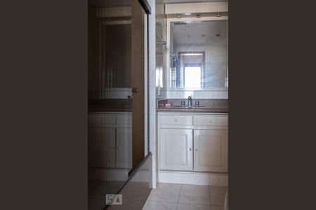 Apartamento à venda com 150m², 3 quartos e 2 vagas Apartamento à venda com 150m², 3 quartos e 2 vagasBanheiro Suíte