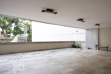 Apartamento à venda com 150m², 3 quartos e 2 vagas Apartamento à venda com 150m², 3 quartos e 2 vagasPlayground