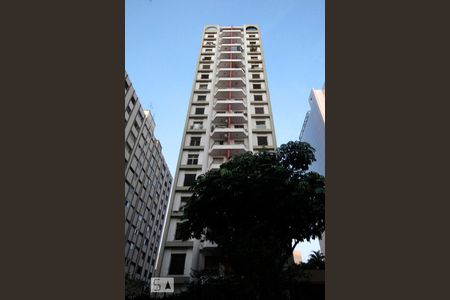 Apartamento para alugar com 35m², 1 quarto e 2 vagas Apartamento para alugar com 35m², 1 quarto e 2 vagasFachada