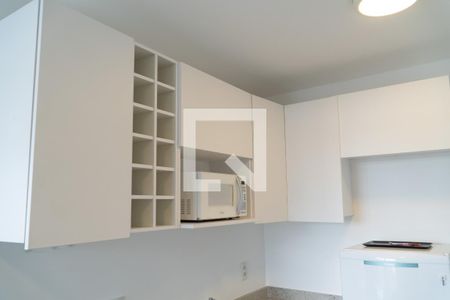 Cozinha de kitnet/studio para alugar com 1 quarto, 41m² em Real Parque, São Paulo