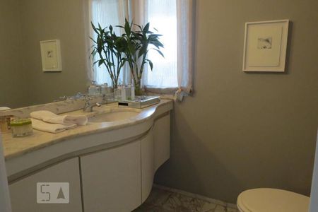 Apartamento à venda com 220m², 3 quartos e 2 vagas Apartamento à venda com 220m², 3 quartos e 2 vagaslavabo