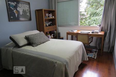 Apartamento à venda com 220m², 3 quartos e 2 vagas Apartamento à venda com 220m², 3 quartos e 2 vagasquarto