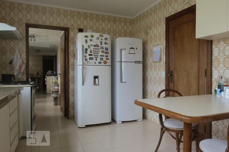 Apartamento à venda com 220m², 3 quartos e 2 vagas Apartamento à venda com 220m², 3 quartos e 2 vagascozinha