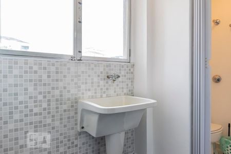 Apartamento para alugar com 68m², 2 quartos e 1 vagaÁrea de serviço