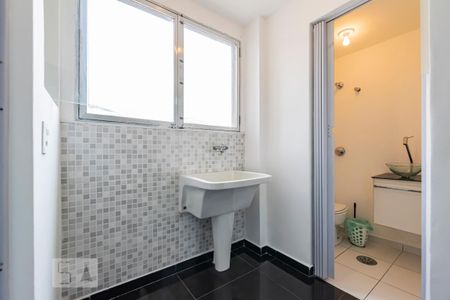Área de serviço de apartamento para alugar com 2 quartos, 68m² em Cambuci, São Paulo