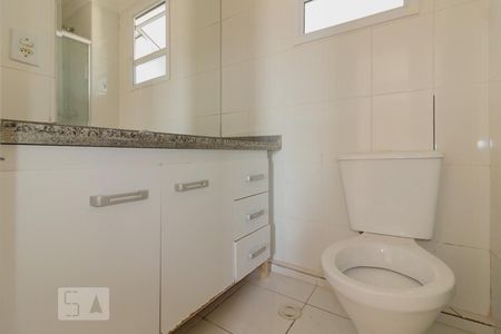 Banheiro de apartamento à venda com 3 quartos, 60m² em Vila Homero Thon, Santo André