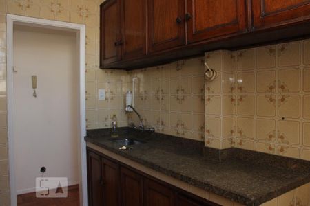 cozinha de apartamento para alugar com 2 quartos, 47m² em Vila Isabel, Rio de Janeiro