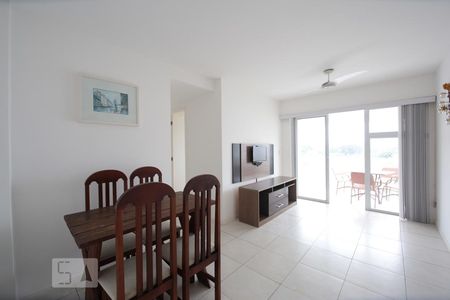 Sala de apartamento para alugar com 2 quartos, 70m² em Recreio dos Bandeirantes, Rio de Janeiro