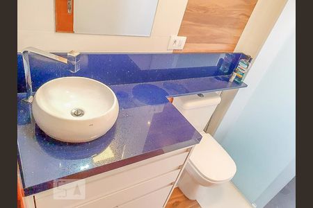 Apartamento à venda com 60m², 2 quartos e 1 vaga Apartamento à venda com 60m², 2 quartos e 1 vagaBanheiro