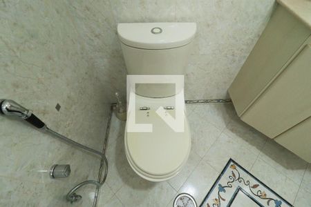 Apartamento à venda com 330m², 3 quartos e 4 vagas Apartamento à venda com 330m², 3 quartos e 4 vagasBanheiro da Suíte 1