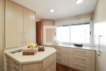 Apartamento à venda com 330m², 3 quartos e 4 vagas Apartamento à venda com 330m², 3 quartos e 4 vagasSuíte 2