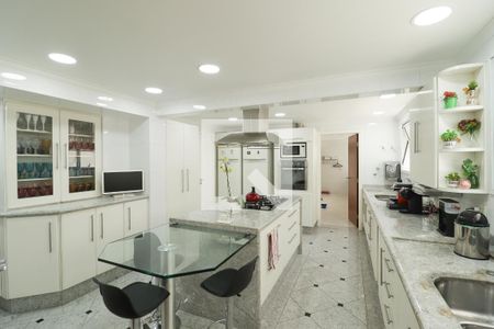 Apartamento à venda com 330m², 3 quartos e 4 vagas Apartamento à venda com 330m², 3 quartos e 4 vagasCozinha