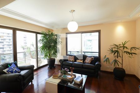 Apartamento à venda com 330m², 3 quartos e 4 vagas Apartamento à venda com 330m², 3 quartos e 4 vagasSala