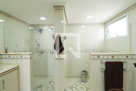 Apartamento à venda com 330m², 3 quartos e 4 vagas Apartamento à venda com 330m², 3 quartos e 4 vagasBanheiro da Suíte 2