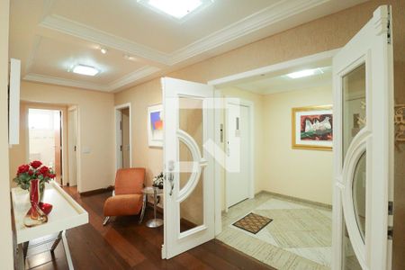 Apartamento à venda com 330m², 3 quartos e 4 vagas Apartamento à venda com 330m², 3 quartos e 4 vagasHall de entrada