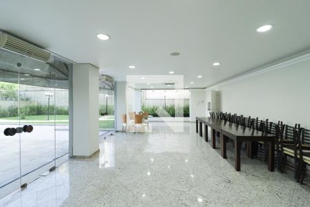 Apartamento à venda com 330m², 3 quartos e 4 vagas Apartamento à venda com 330m², 3 quartos e 4 vagasSalão de Festas