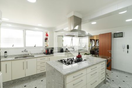 Apartamento à venda com 330m², 3 quartos e 4 vagas Apartamento à venda com 330m², 3 quartos e 4 vagasCozinha