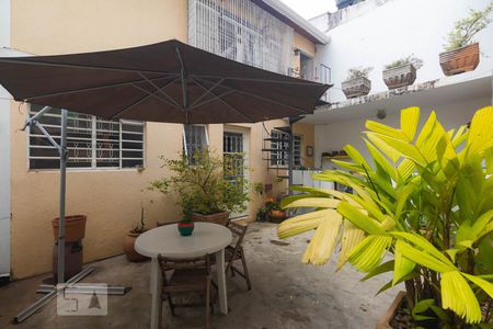 Casa à venda com 224m², 4 quartos e 3 vagas Casa à venda com 224m², 4 quartos e 3 vagasQuintal