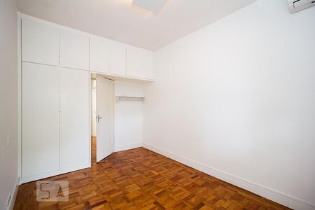 Casa à venda com 180m², 3 quartos e 2 vagasSegundo dormitório