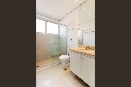 Casa à venda com 180m², 3 quartos e 2 vagasBanheiro da suíte