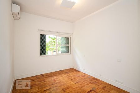 Casa à venda com 180m², 3 quartos e 2 vagasSegundo dormitório