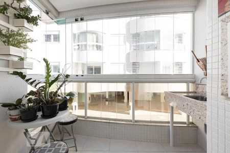 Apartamento para alugar com 75m², 3 quartos e 1 vaga Apartamento para alugar com 75m², 3 quartos e 1 vagaVaranda
