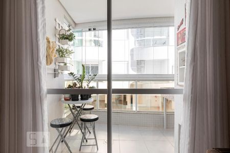 Apartamento para alugar com 75m², 3 quartos e 1 vaga Apartamento para alugar com 75m², 3 quartos e 1 vagaVaranda